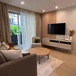 Beautiful Apartment Paris Volontaires Montparnasse